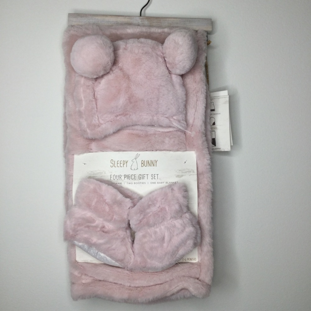 Sleepy Bunny 4 piece gift set